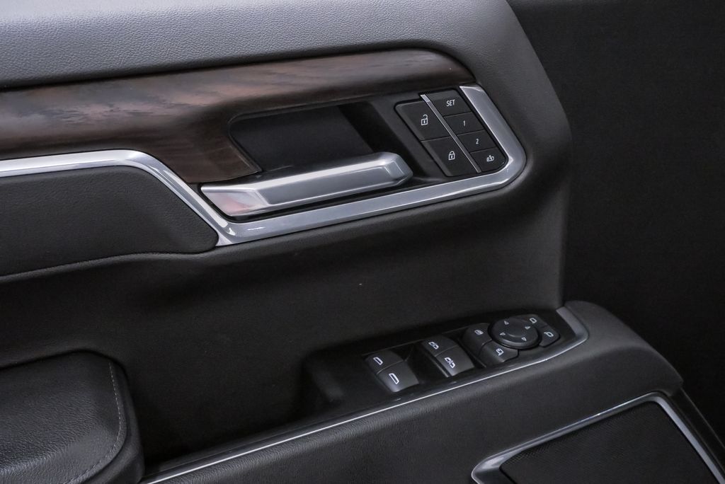 2025 GMC Sierra 1500 SLT - Photo 24