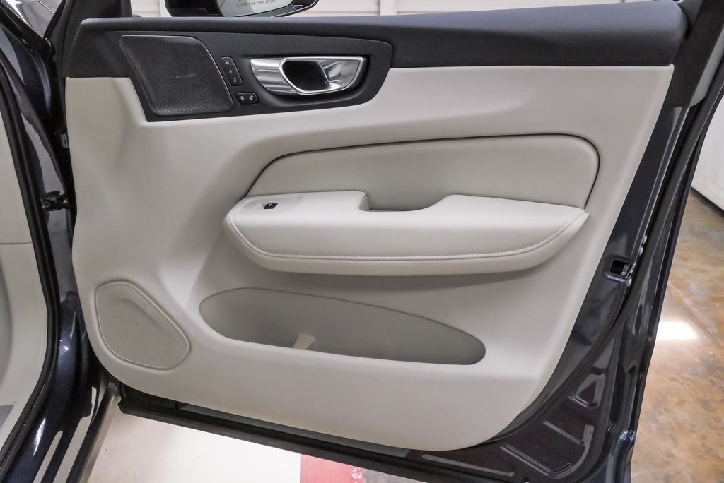 2026 Volvo XC60 Ultra - Photo 28