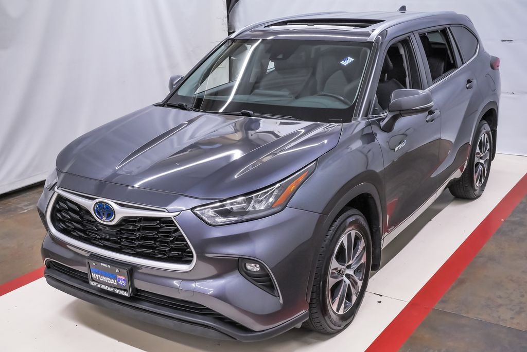 Used 2020 Toyota Highlander Hybrid XLE SUV