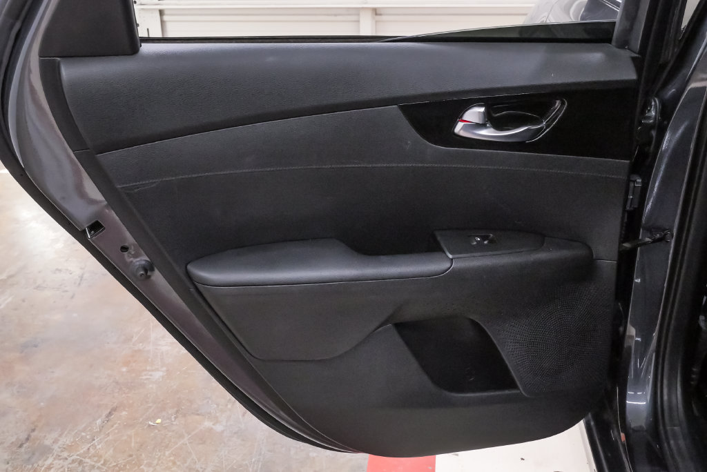 2021 Kia Forte EX - Photo 27