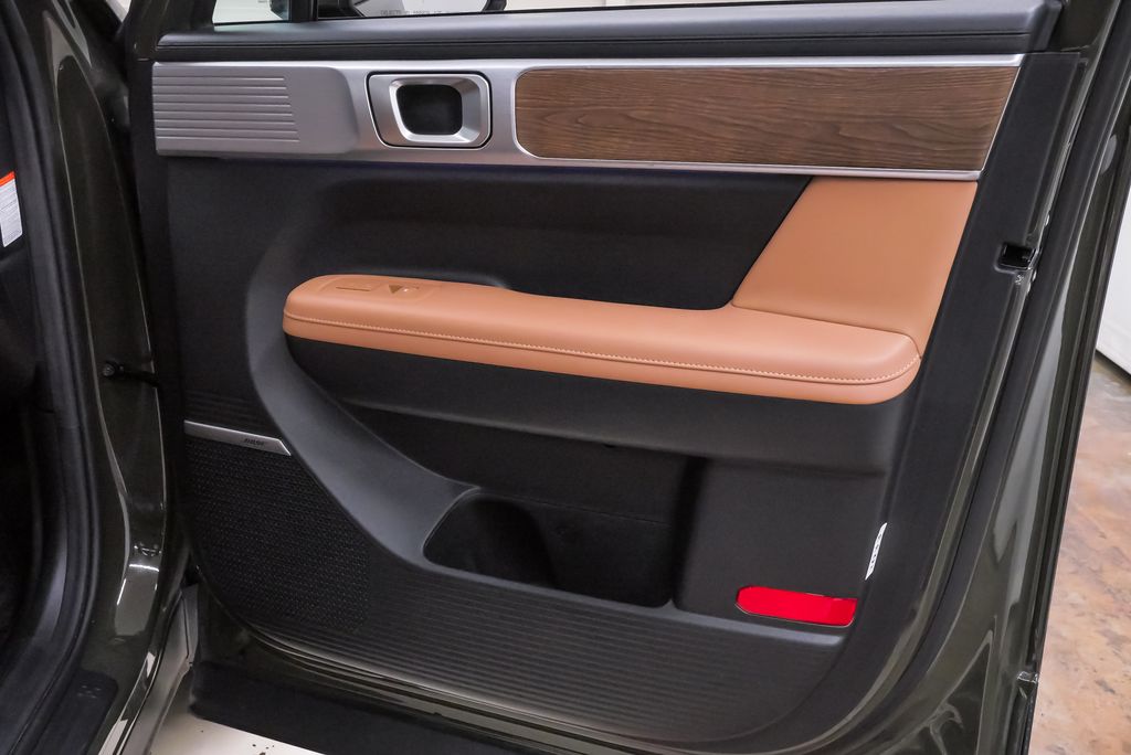 2025 Hyundai Santa Fe Limited - Photo 31