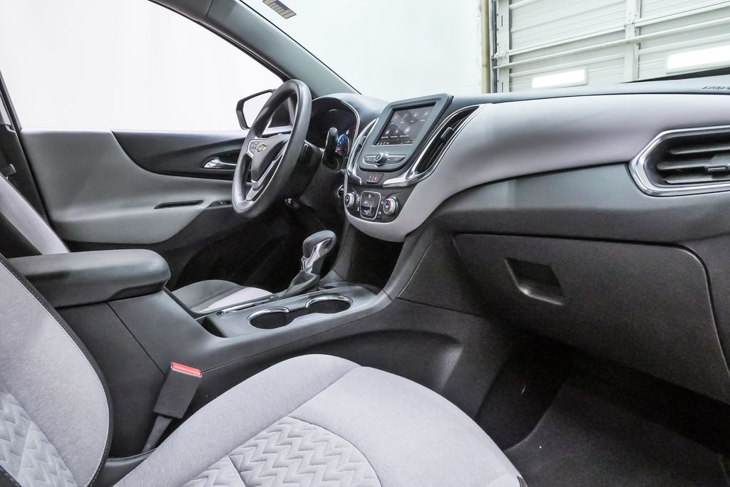 2022 Chevrolet Equinox LS - Photo 12