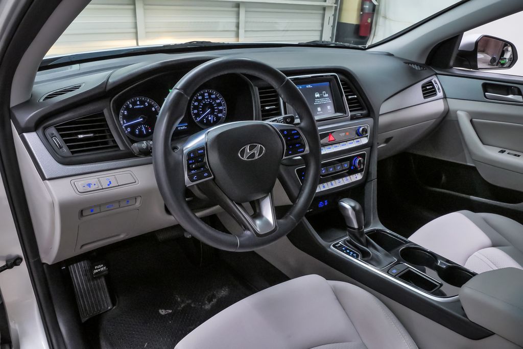 Used 2018 Hyundai Sonata SEL with VIN 5NPE34AF3JH633684 for sale in Spring, TX