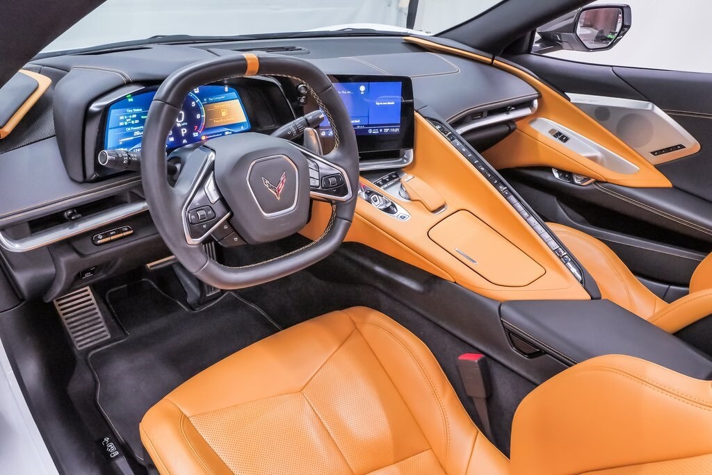 2023 Chevrolet Corvette Stingray 2LT photo 2