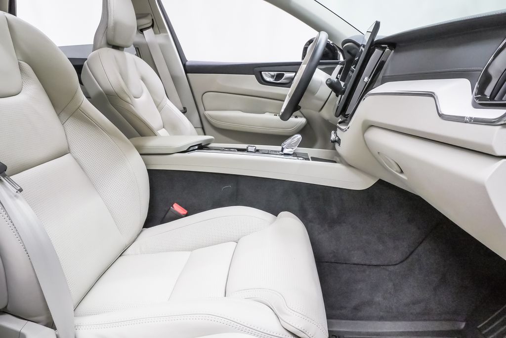 2026 Volvo XC60 Ultra - Photo 14