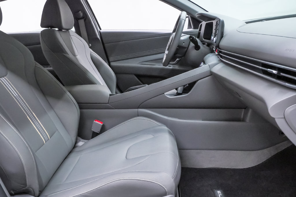 2026 Hyundai Elantra SEL Sport - Photo 13