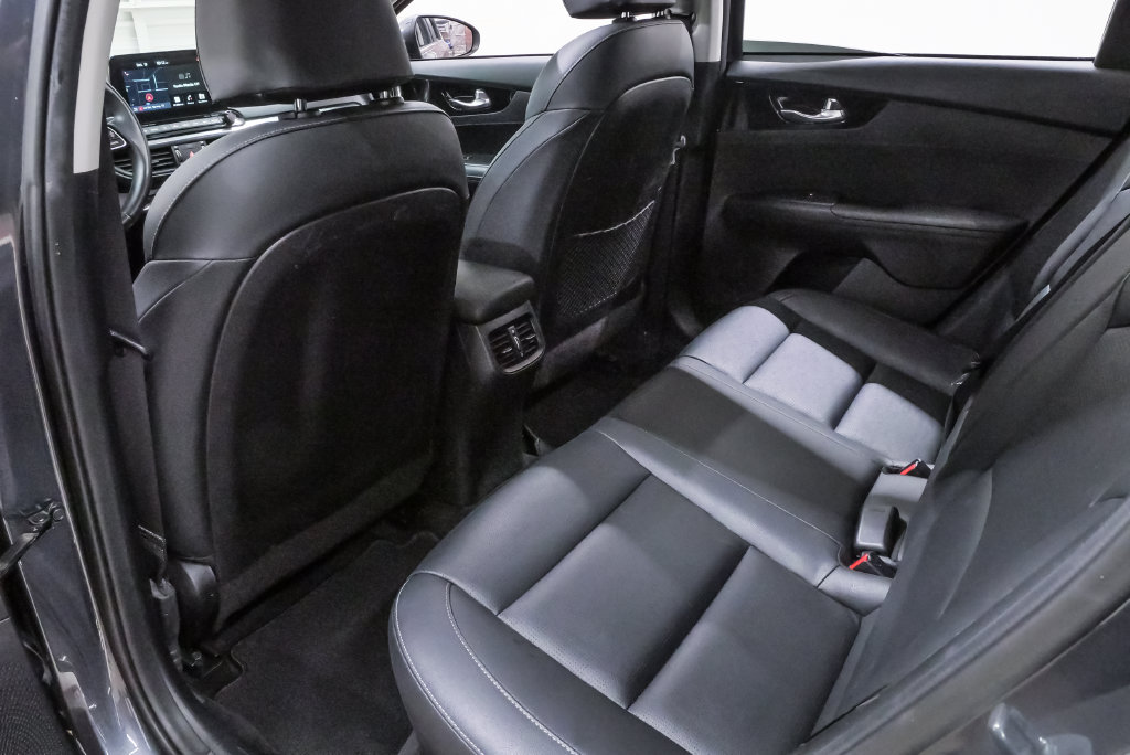 2021 Kia Forte EX - Photo 11
