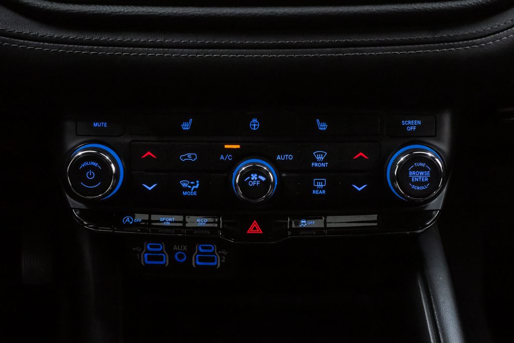 2023 Dodge Durango SXT - Photo 17