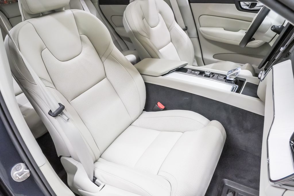 2026 Volvo XC60 Ultra - Photo 15