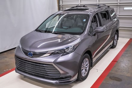 2024 Toyota Sienna LE 8 Passenger Van Passenger Van
