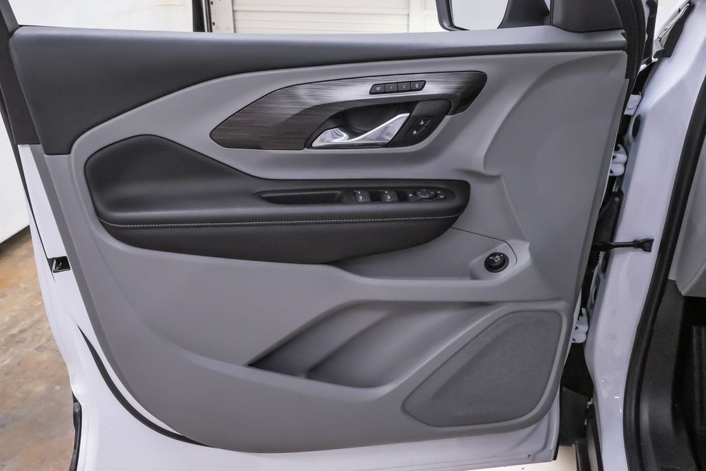 2023 GMC Terrain SLT - Photo 24