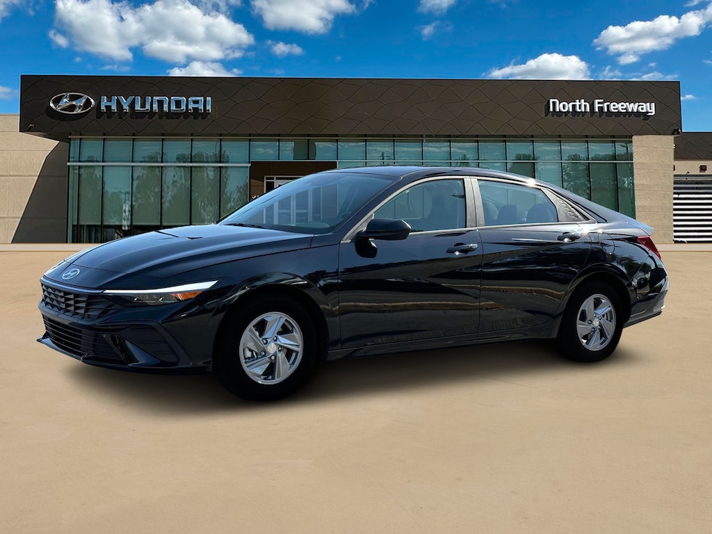 New 2025 Hyundai Elantra SE Sedan