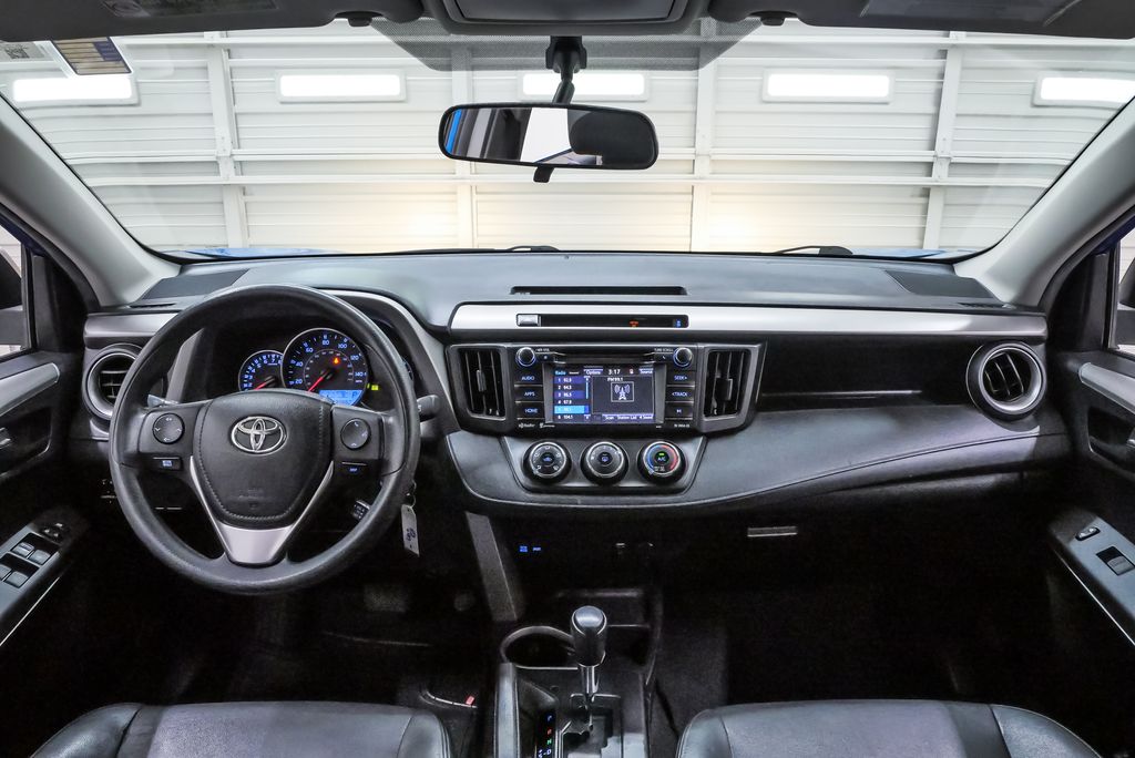 2016 Toyota RAV4 LE - Photo 15