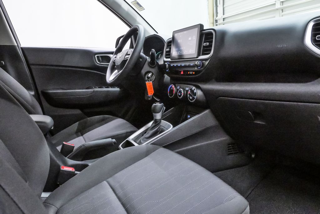 2024 Hyundai Venue SE - Photo 12