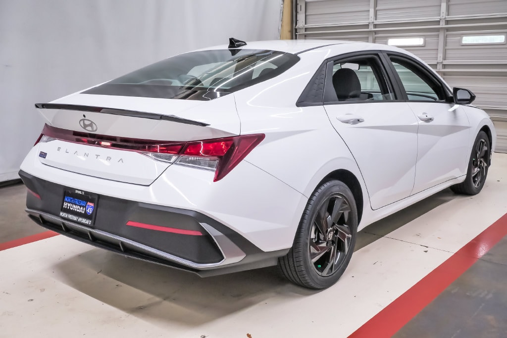 2026 Hyundai Elantra SEL Sport - Photo 6
