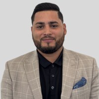 Staff member Jomar Roman from ID_fa0ffd078c22