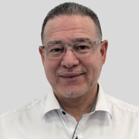Staff member Jorge Briones from ID_fa0ffd078c22