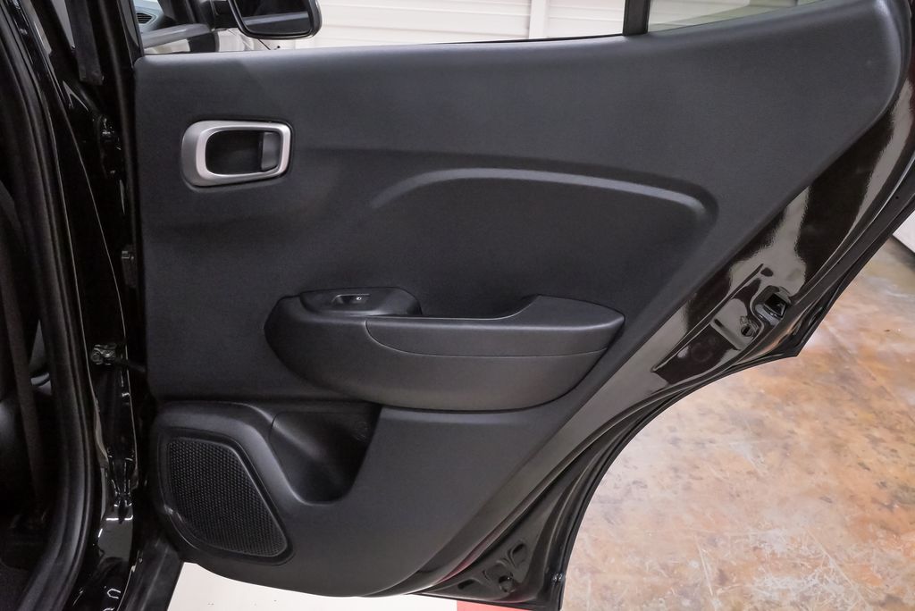 2024 Hyundai Venue SE - Photo 28