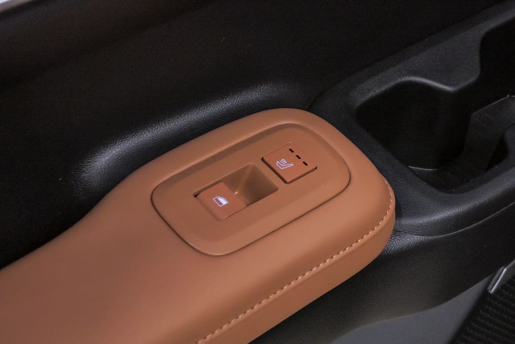 2025 Hyundai Santa Fe Limited - Photo 30