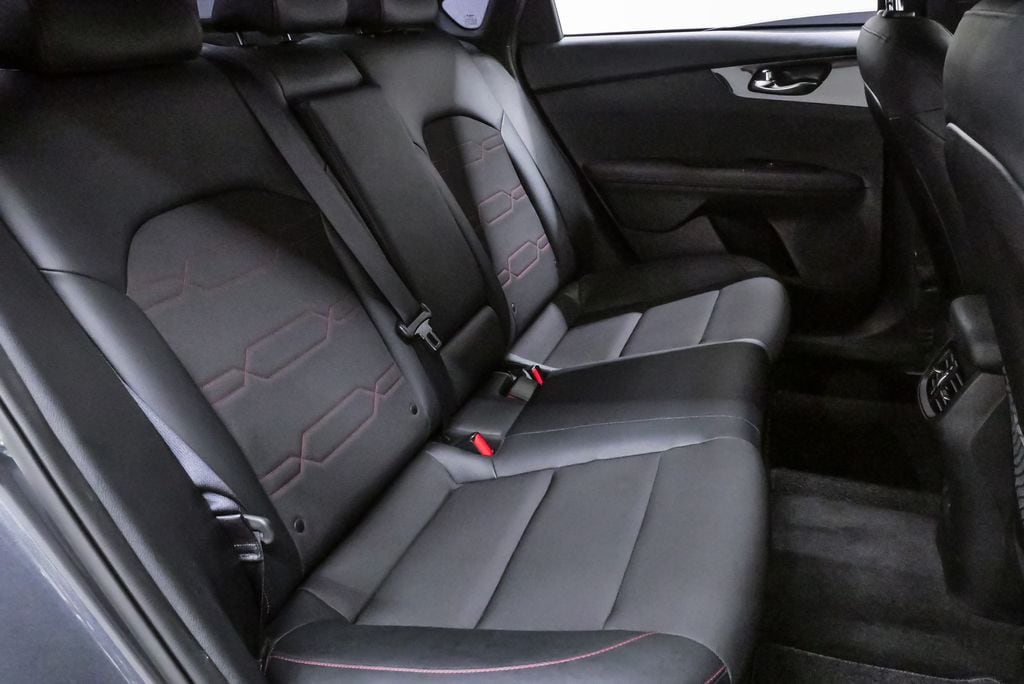 2023 Kia Forte GT - Photo 11