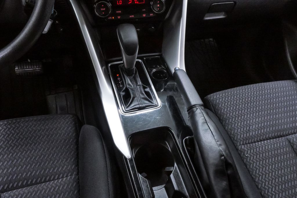 2020 Mitsubishi Eclipse Cross ES - Photo 17
