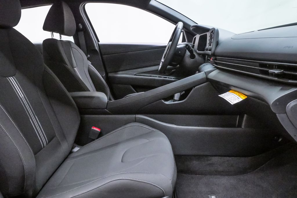 2026 Hyundai Elantra SEL Sport - Photo 13