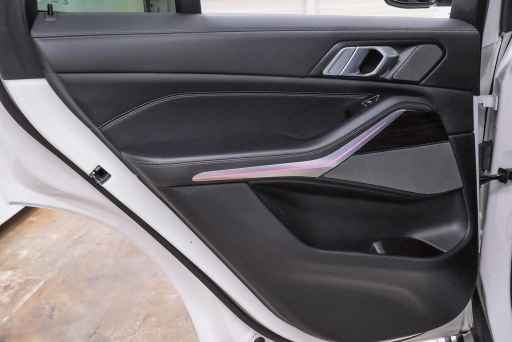2025 BMW X5 50e - Photo 27