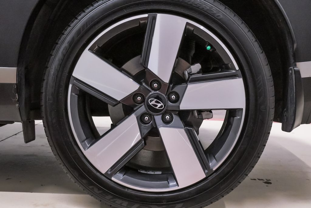 2025 Hyundai Santa Fe Limited - Photo 38