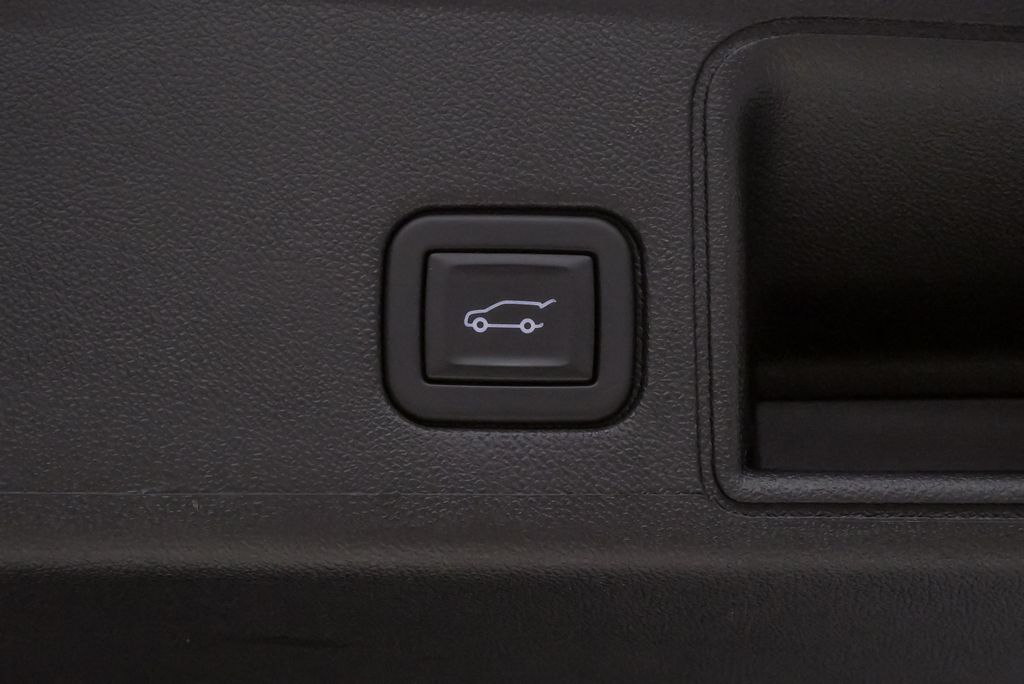 2023 GMC Terrain SLT - Photo 30