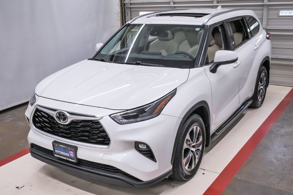 Used 2021 Toyota Highlander XLE SUV