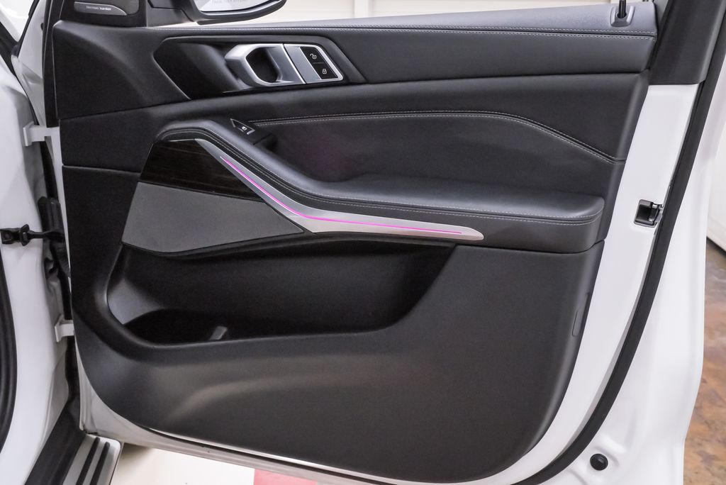 2025 BMW X5 50e - Photo 28