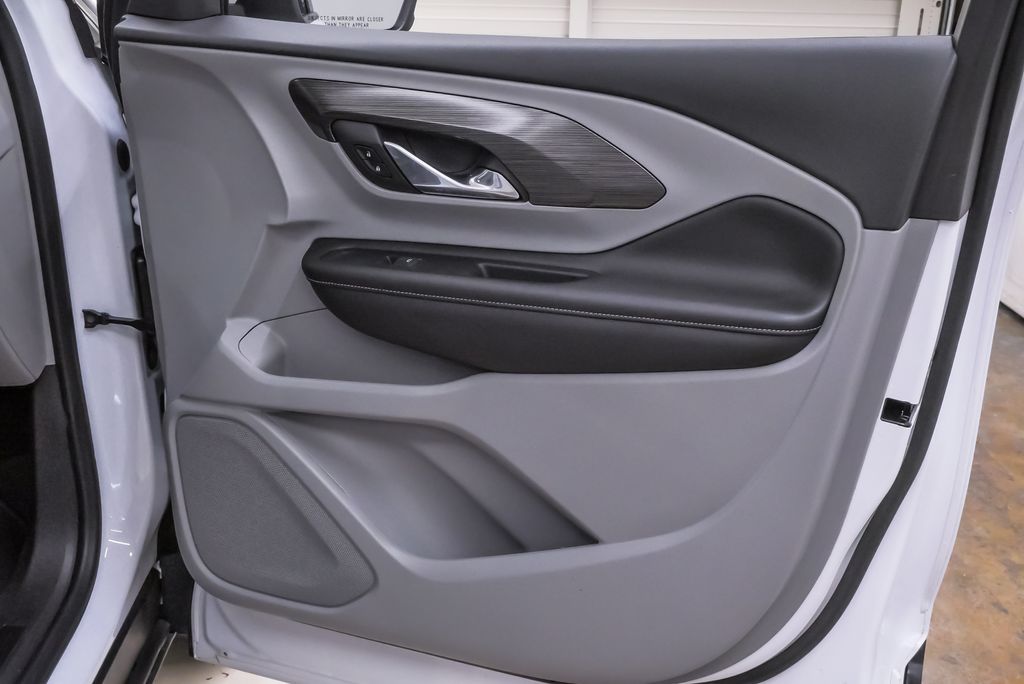 2023 GMC Terrain SLT - Photo 27