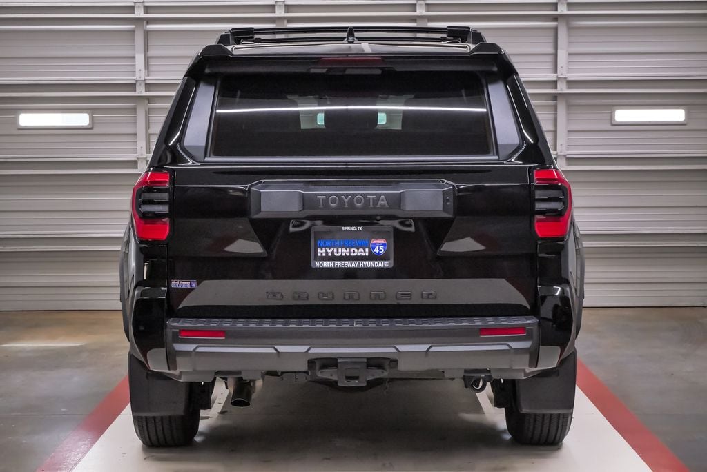 2025 Toyota 4Runner SR5 - Photo 7