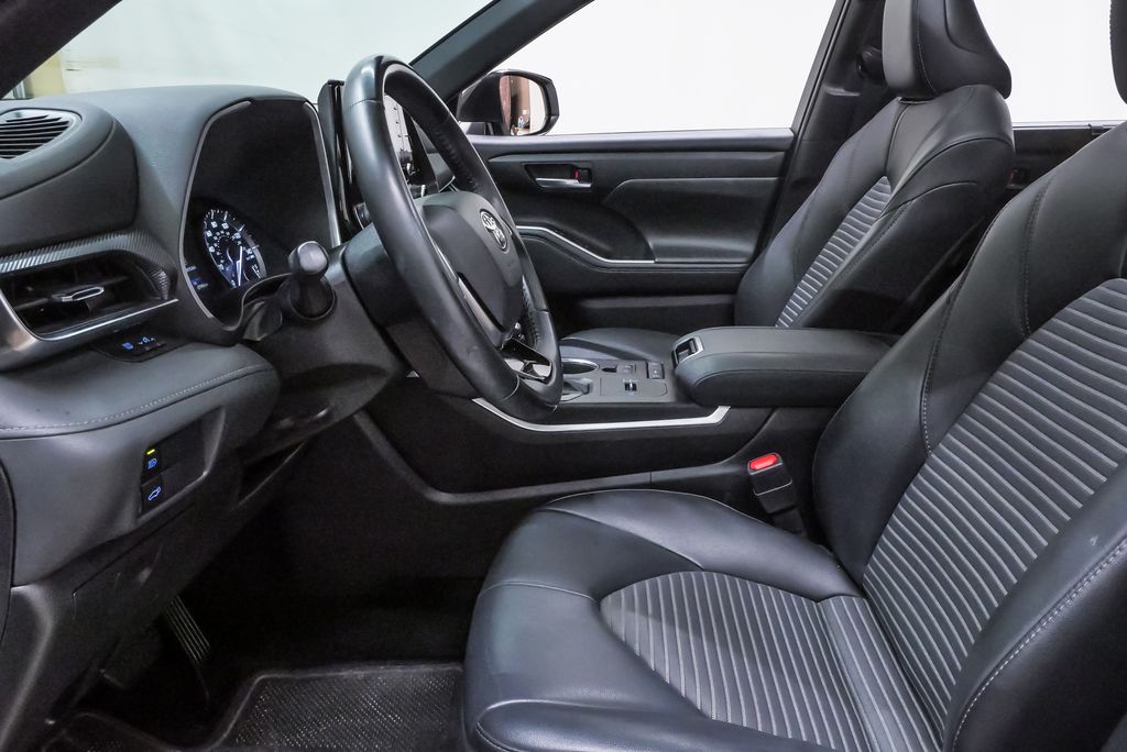 2021 Toyota Highlander XSE - Photo 9