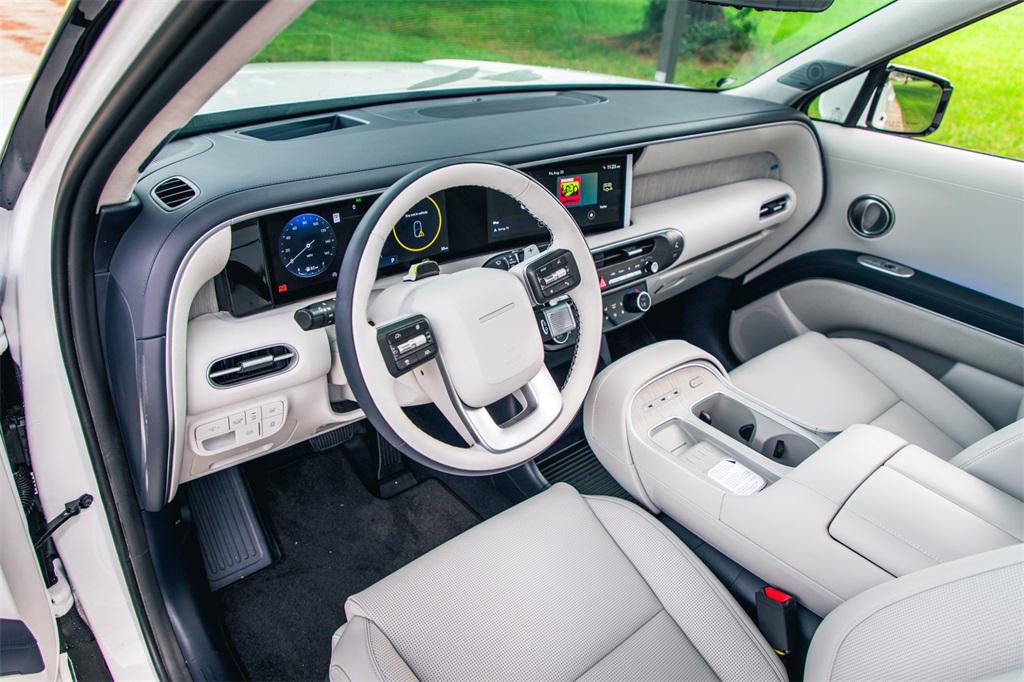 2026 Hyundai Palisade Calligraphy photo 2