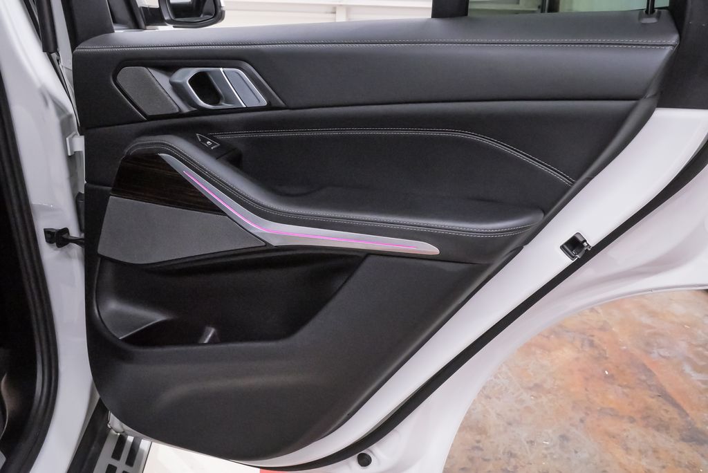 2025 BMW X5 50e - Photo 29