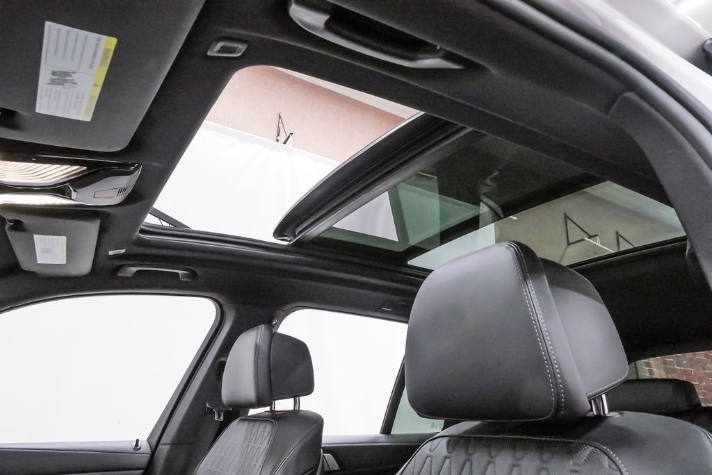 2025 BMW X5 50e - Photo 10
