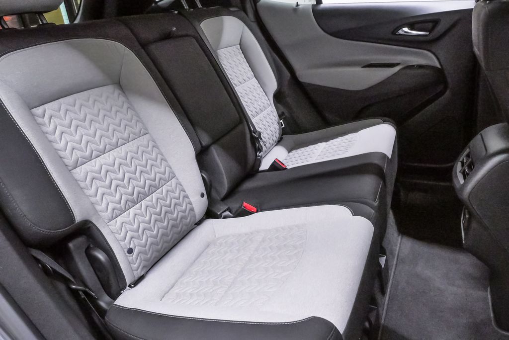 2022 Chevrolet Equinox LS - Photo 11