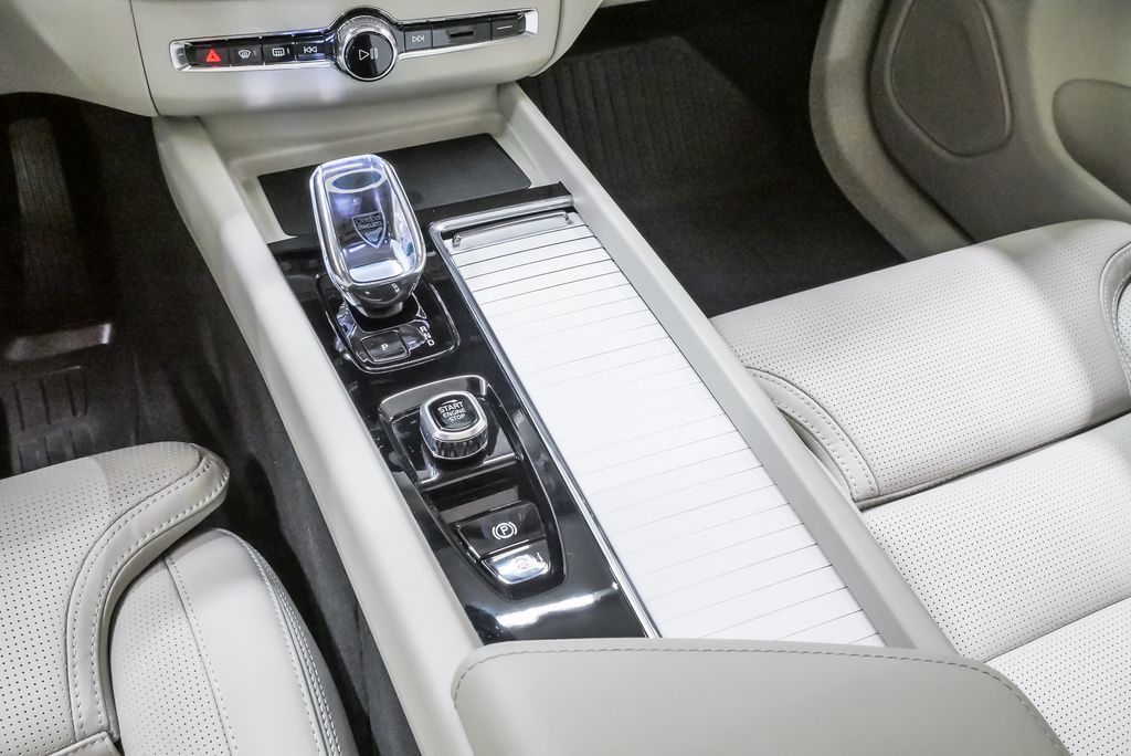 2026 Volvo XC60 Ultra - Photo 19