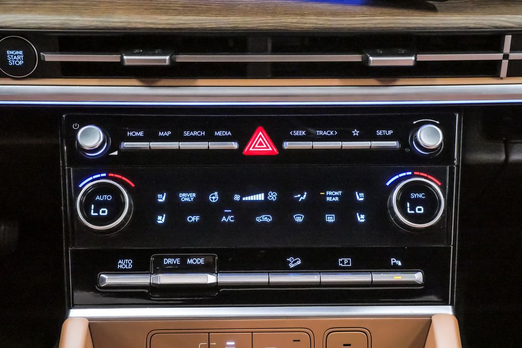 2025 Hyundai Santa Fe Limited - Photo 20