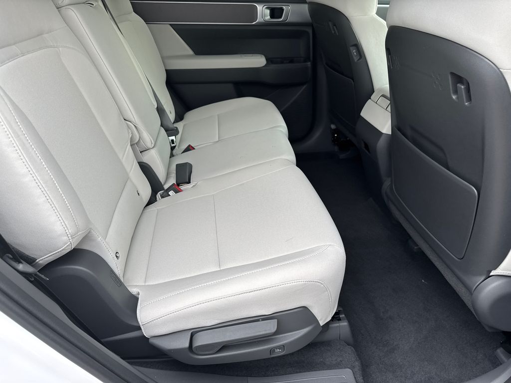 2026 Hyundai Santa Fe SE - Photo 13