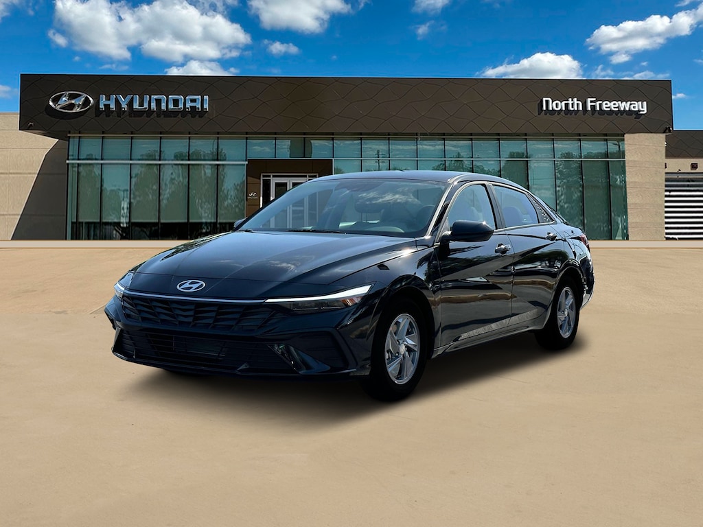 New 2025 Hyundai Elantra SE Sedan