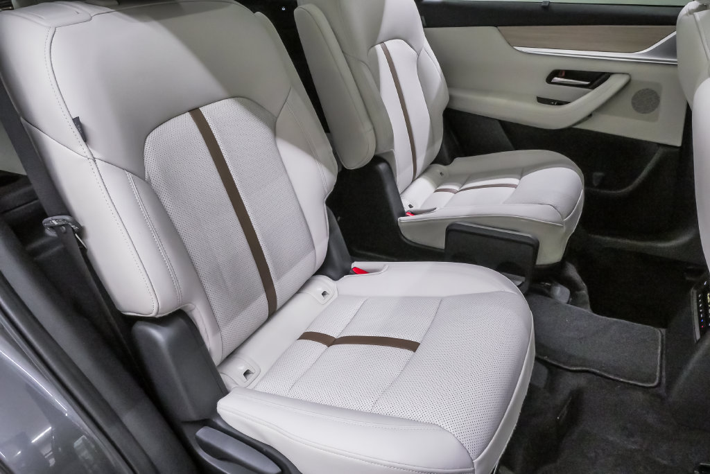 2026 Mazda CX-90 Premium Plus Package - Photo 12