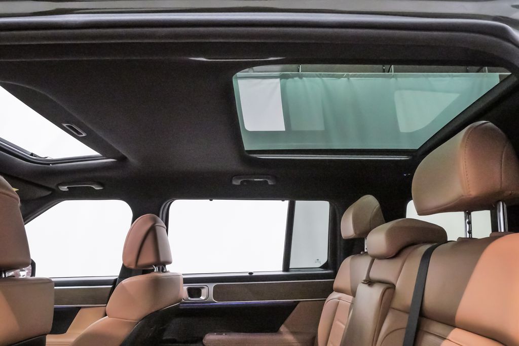 2025 Hyundai Santa Fe Limited - Photo 12