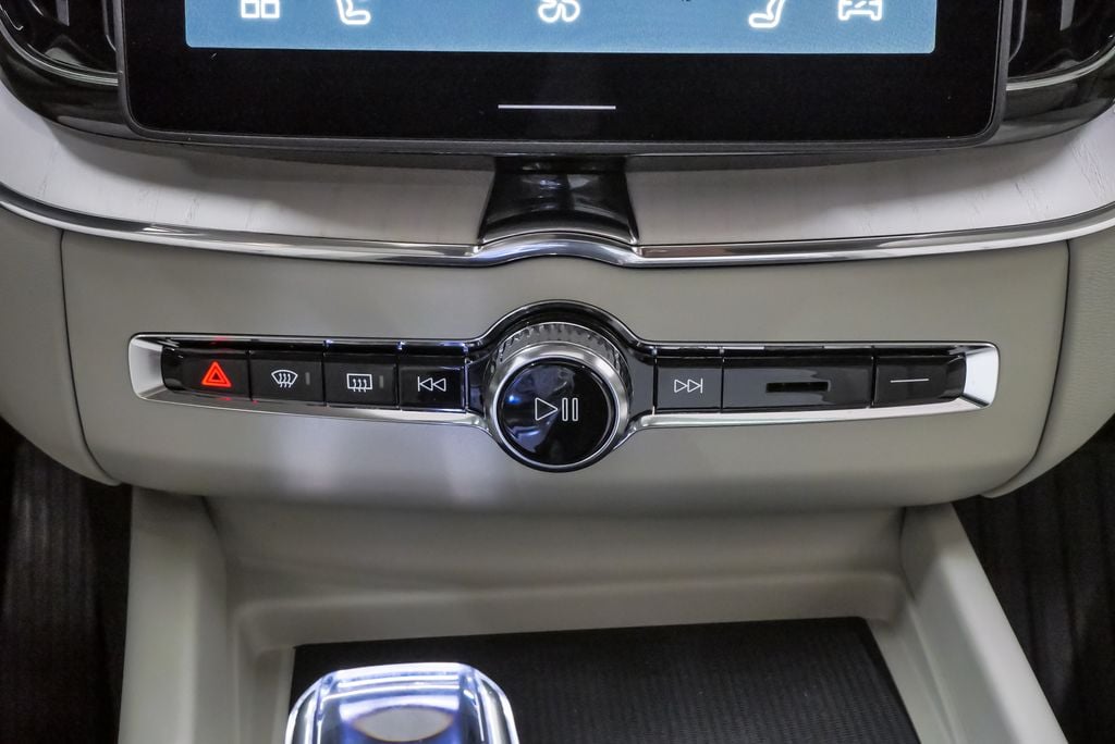 2026 Volvo XC60 Ultra - Photo 18
