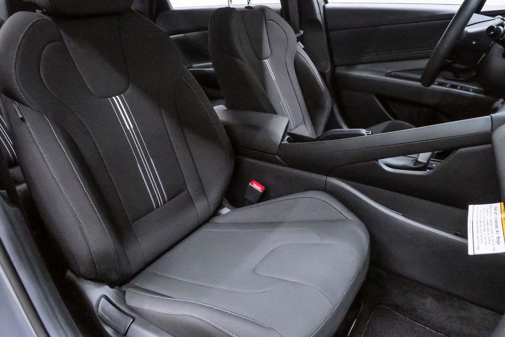2026 Hyundai Elantra SEL Sport - Photo 14