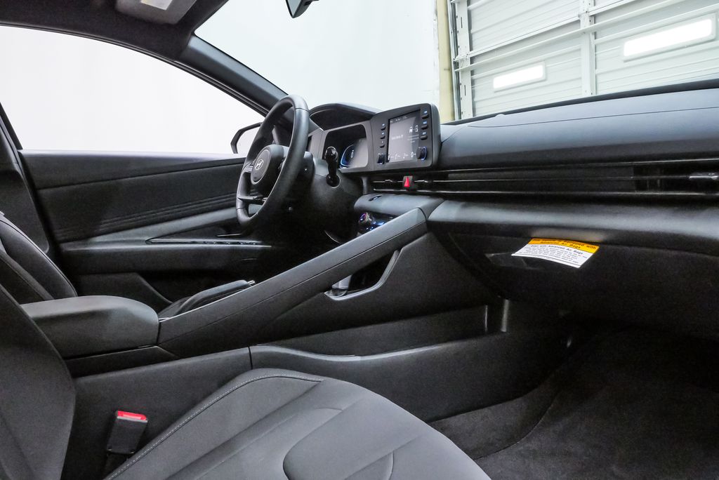 2026 Hyundai Elantra SEL Sport - Photo 12