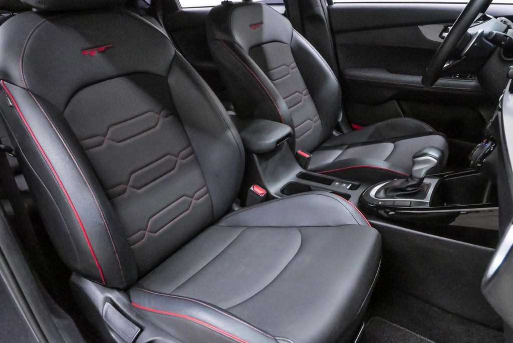 2023 Kia Forte GT - Photo 14
