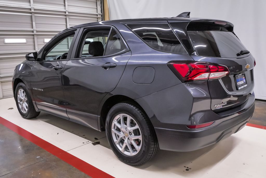 2022 Chevrolet Equinox LS - Photo 8