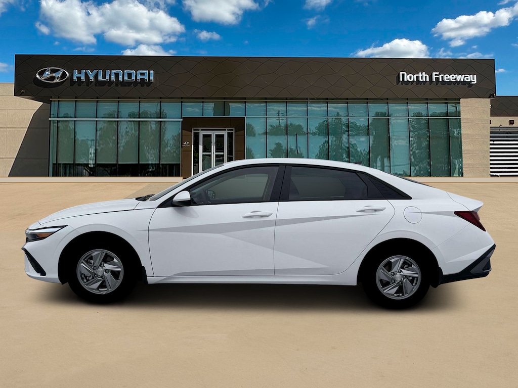 New 2026 Hyundai Elantra SE Sedan
